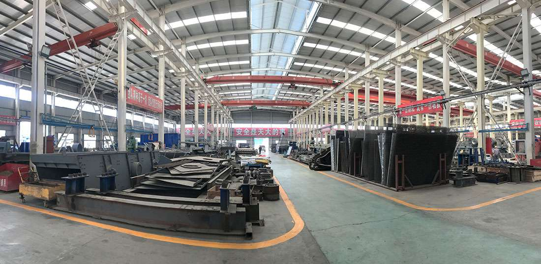Crushing and Screening Equipment Production Workshop